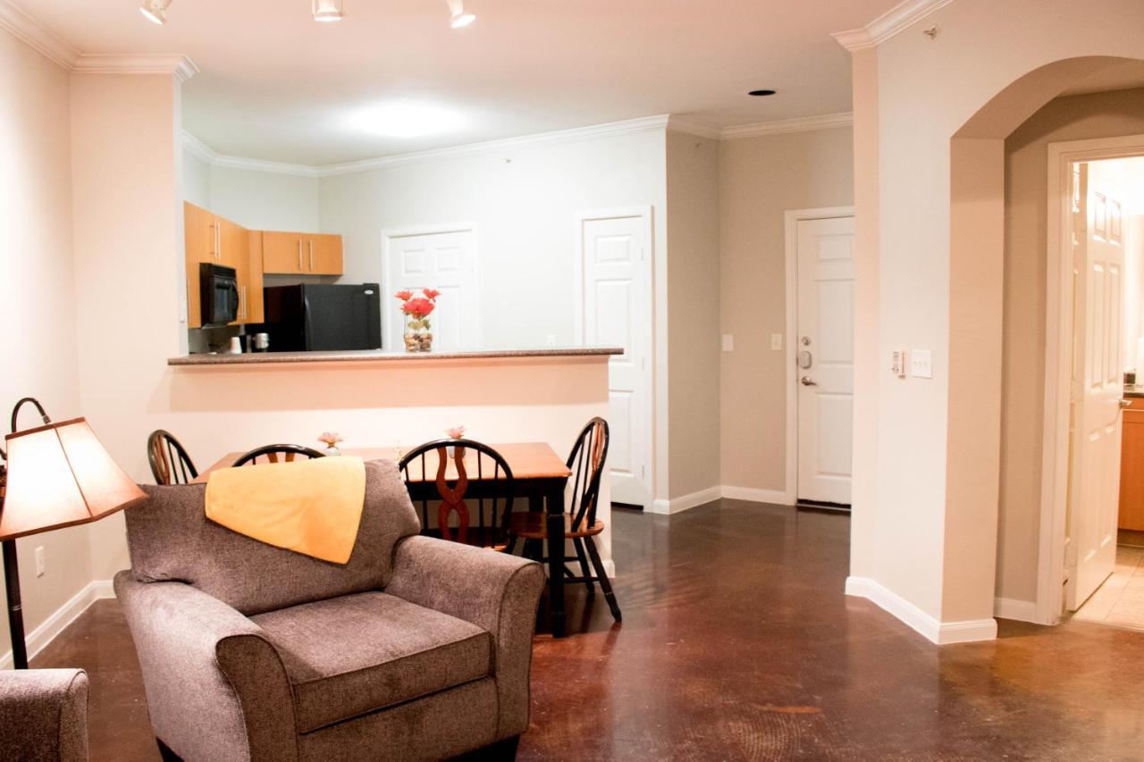 Downtown Dallas Beautiful Poolside Apartment Экстерьер фото