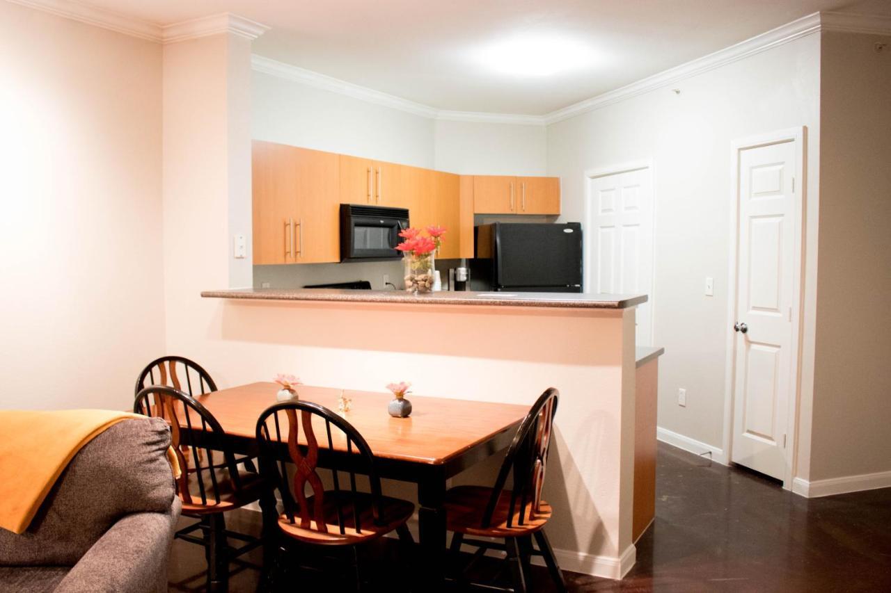 Downtown Dallas Beautiful Poolside Apartment Экстерьер фото